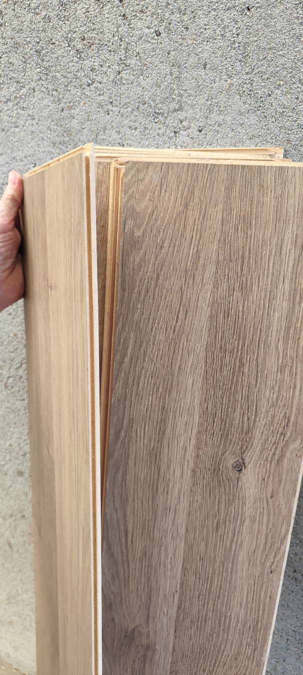 Bodenbeläge: Laminat – Gebraucht aus Kerzers von sb_12 5