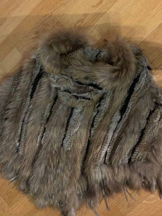 Altro in Moda donna: lässiger Poncho aus echtem Fell – Usato da Bern venduto da BrischitteBern 5