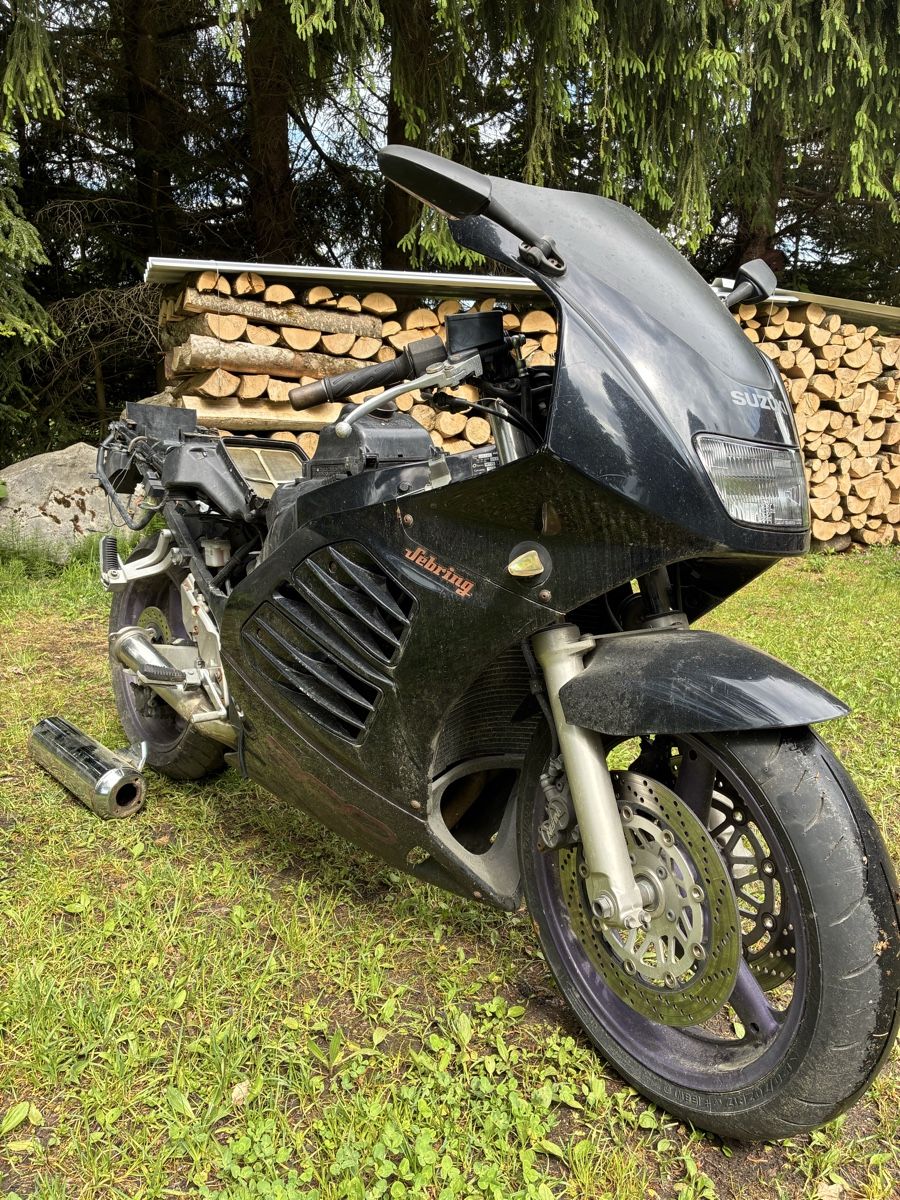 Suzuki Strasse: Suzuki RF 900 – Gebraucht aus St. Gallen von MarkoBoss