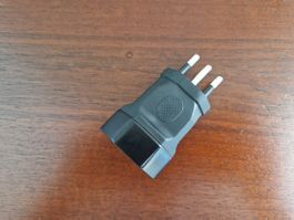 Reiseadapter Stecker Schweiz -> Italien Typ J | 3 polig