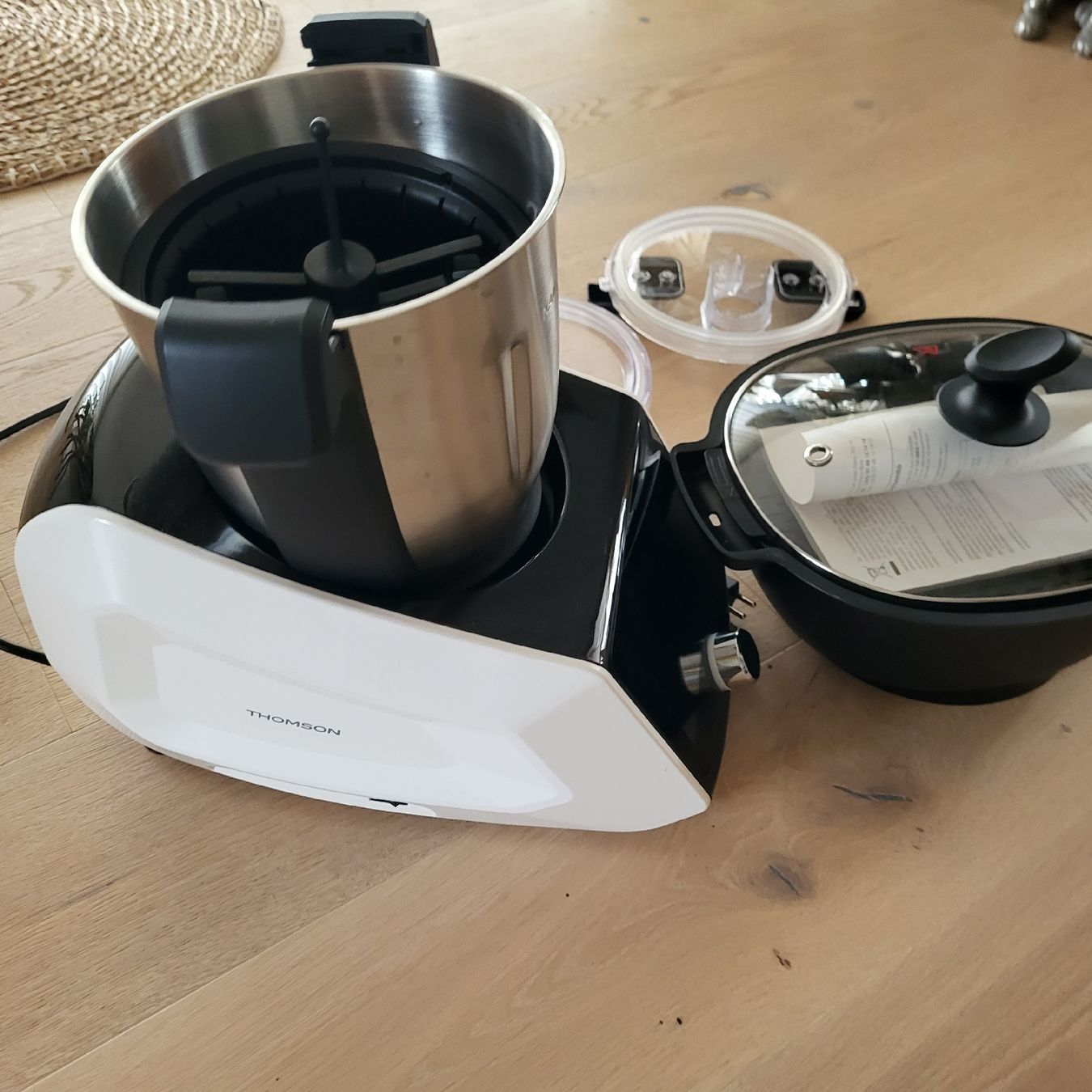 Elettrodomestici da cucina: Thomson Robot Multifunktion THCM245S-1CH mit Zubehör – Usato da Wangen ZH venduto da Macle