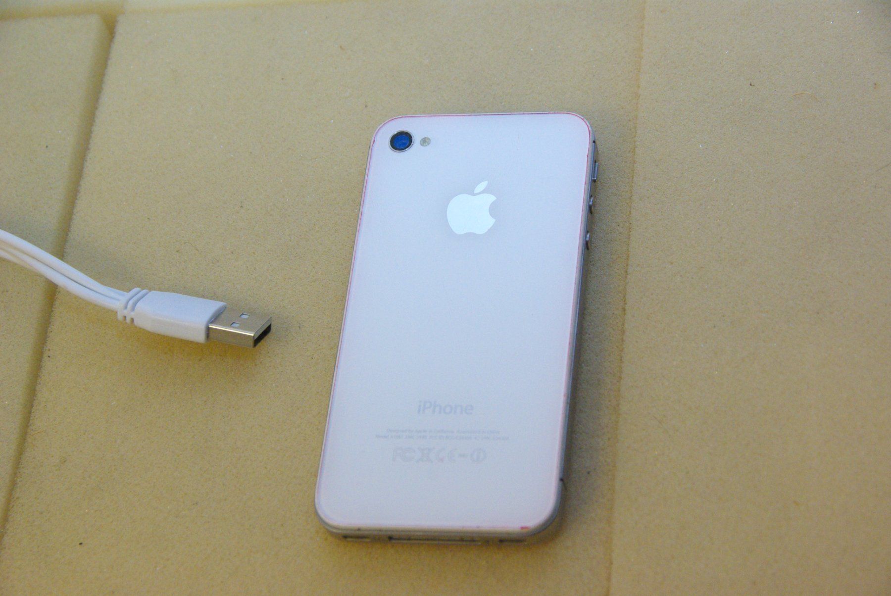 Apple Telefoni cellulari / Smartphones: iPhone 4 oder 4s, weiss mit Kabel – Difettoso da Herisau venduto da Cevianer1844 3