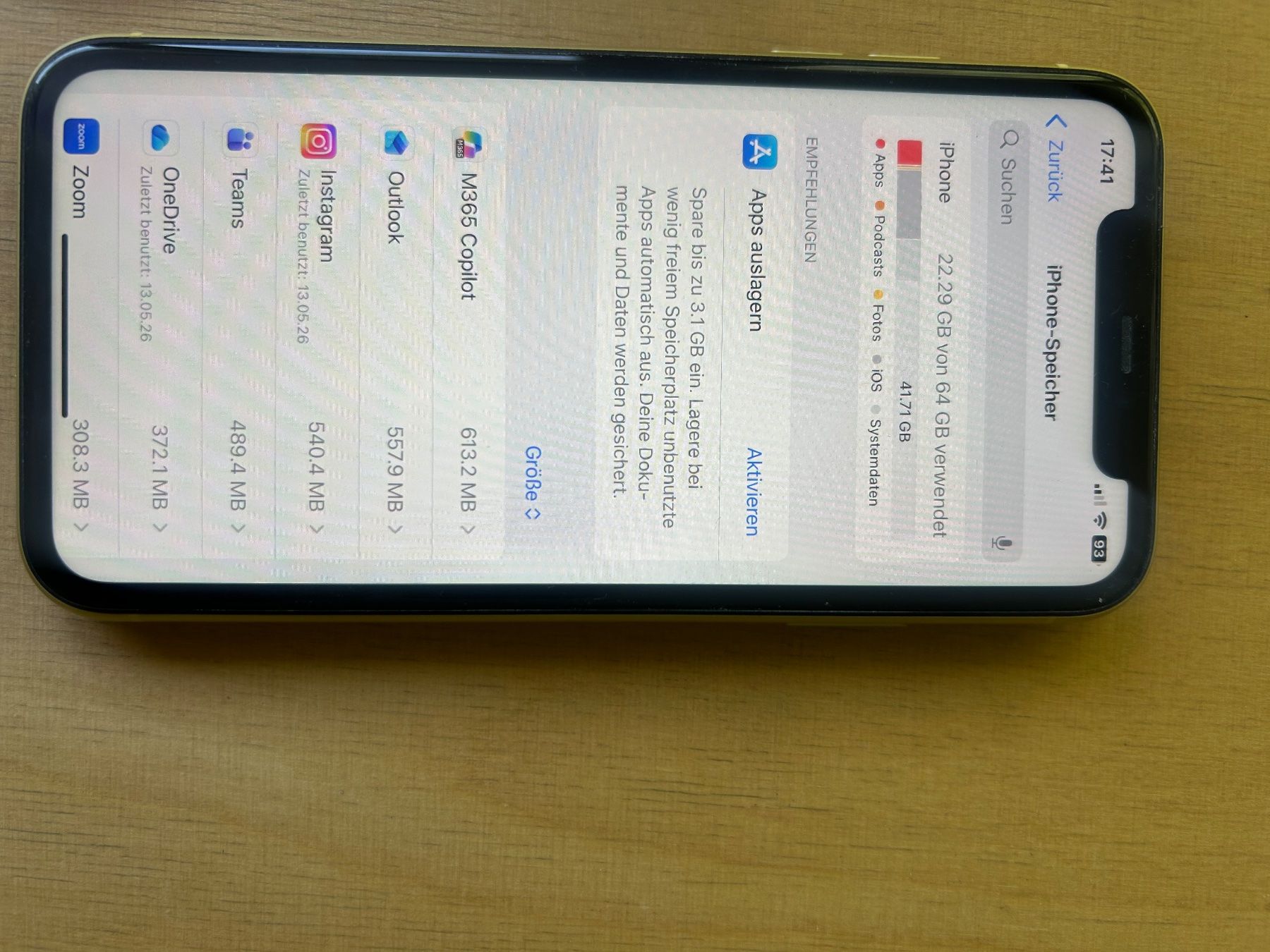 Apple Portables: iPhone 11 64 GB mit Hülle – D'occasion à Zürich par Tm7 2