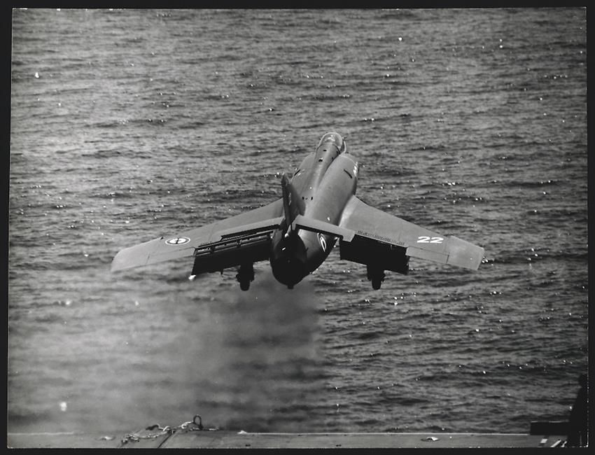 Fotografie &  Plakate: Fotografie Flugzeug Dassault Etendard be – Gebraucht aus Berlin von bartko-reher