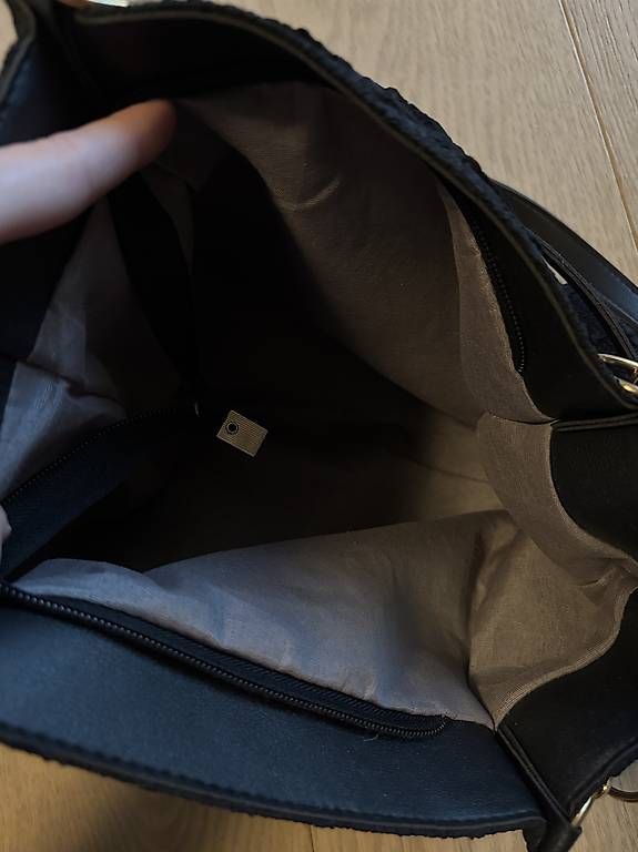 Borse da donna: Borsa nera – Usato da Cademario venduto da ana_zp9b 2