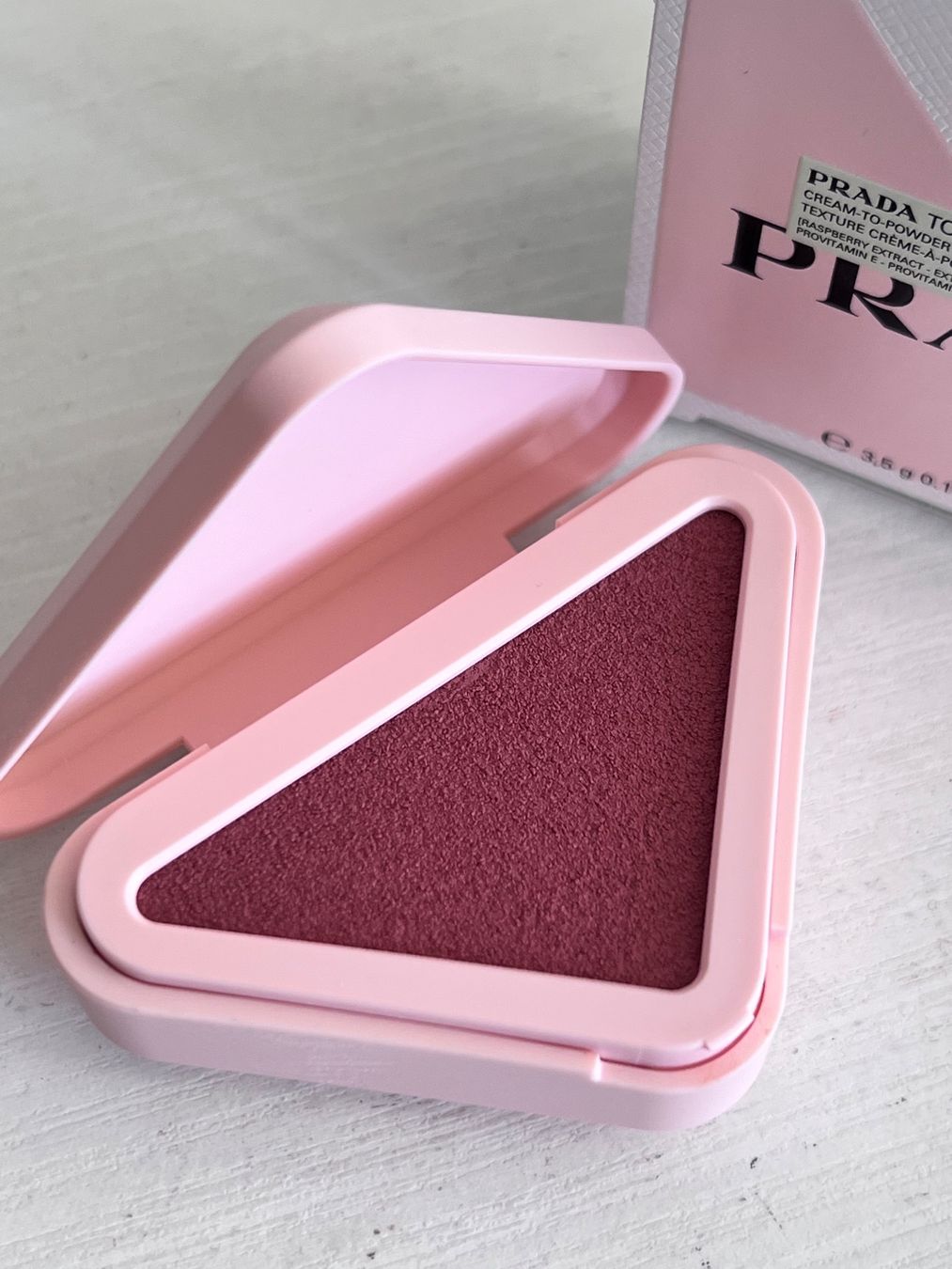 Make-up: NEU PRADA Touch Blush P72 Dahlia – Neu und originalverpackt aus Effretikon von YaMn 3