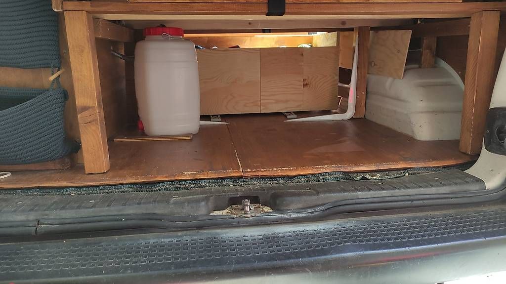 VW Veicoli da campeggio: VW T4 Camper/Van – Usato da Zürich venduto da EHefti 4