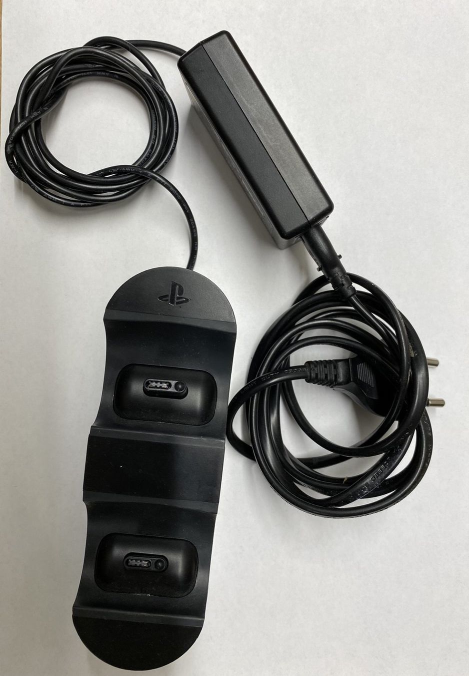 Sony Console: Playstation 4 Dual Controller Ladestation – Usato da Boniswil venduto da NetworkNavigator