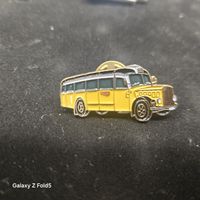 Bus Pin / Anstecknadel, gelb, seltenes Sammlerstück!