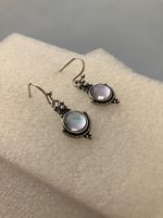 Modeschmuck, Schöne silberfarbeneOhrhänger heller Stein, NEU