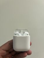 Apple AirPods avec boîtier de charge
