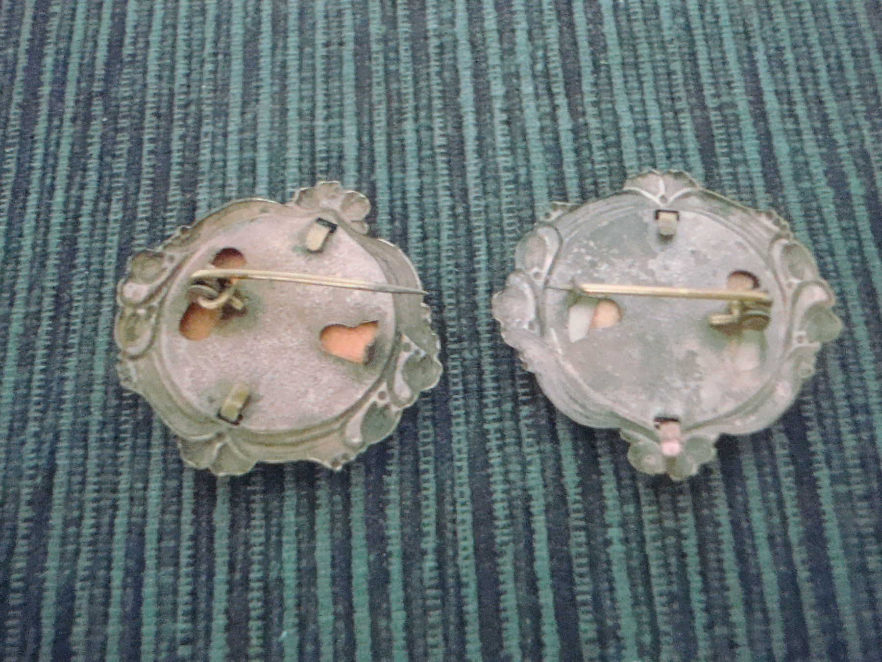 Placchette & Badge: 2 Abzeichen - Jugendstil - Kinderfotos – Usato da Neuenegg venduto da flohcante 3
