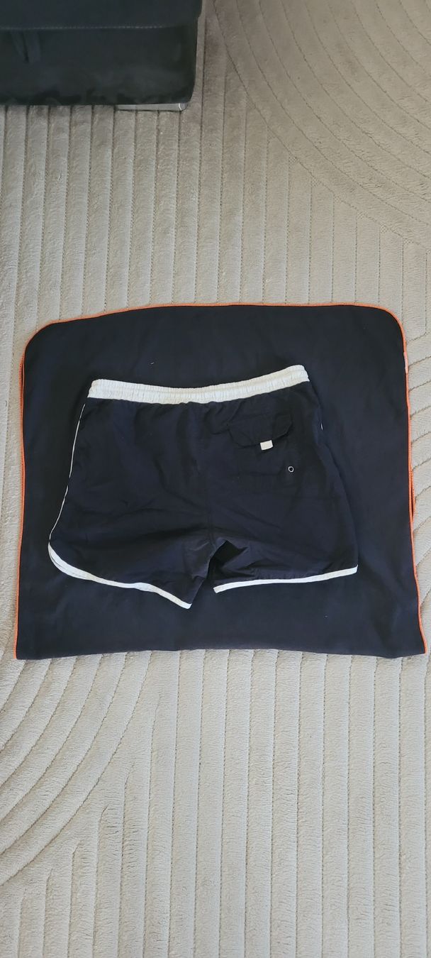 Badehosen: Short/maillot de bain Urban Classics/M /Serviette microfibre – Gebraucht aus Vevey von x_y_f 3