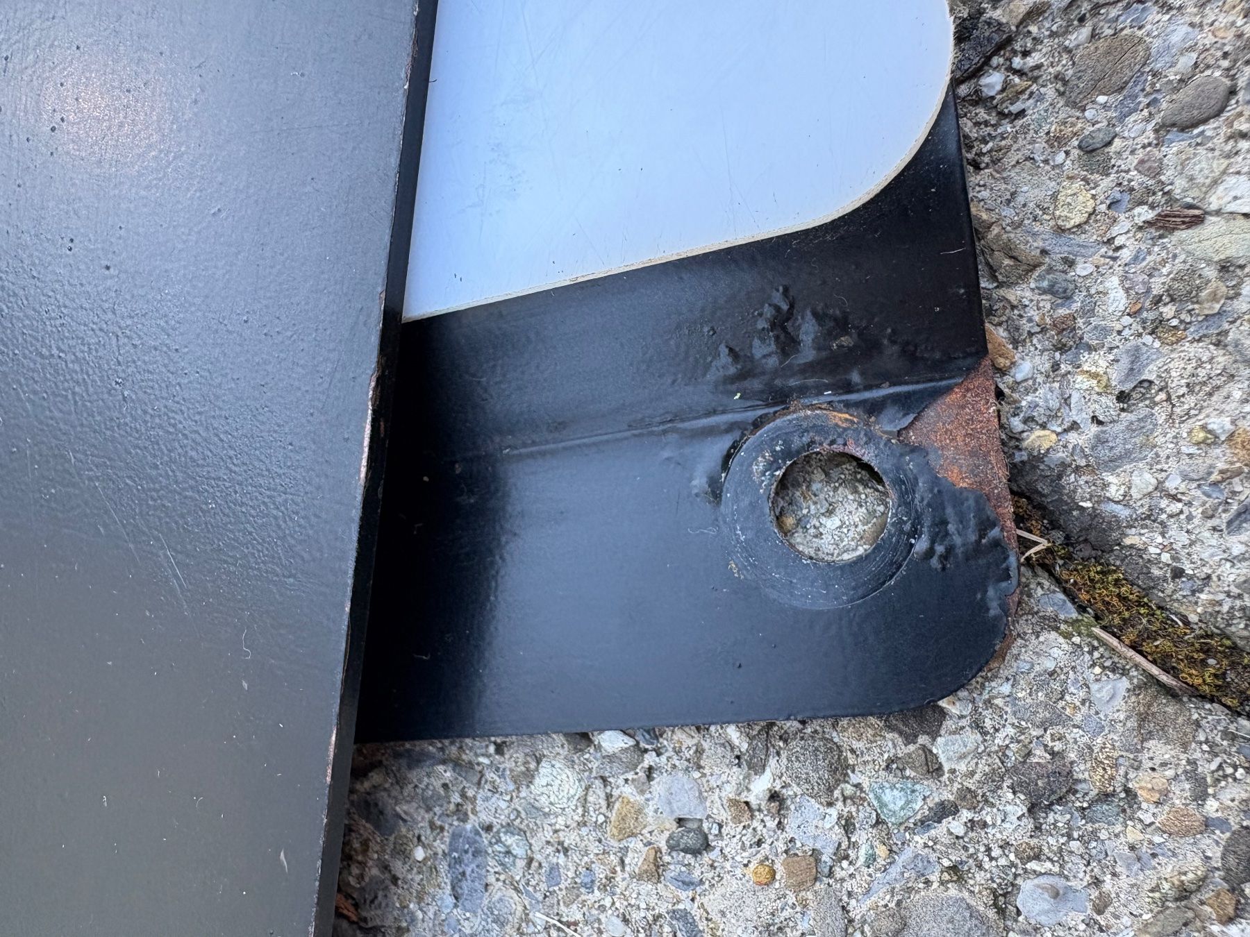 VW Tutti i ricambio: Doppeldrehsitz Konsole VW T5/T6 – Usato da Schwyz venduto da jil_ms9r 4