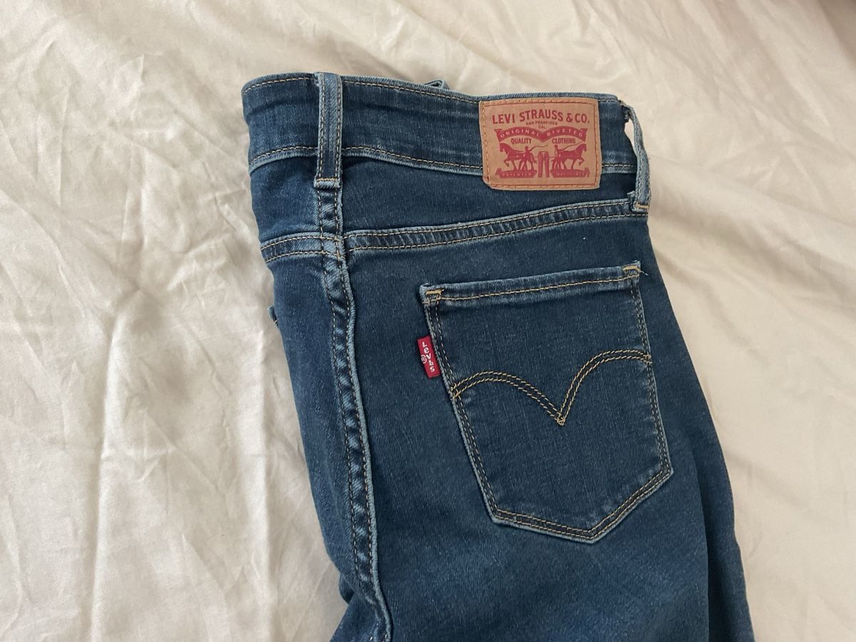 Jeans: Levi’s Damen Bootcut Jeans – Gebraucht aus Ottenbach von aks_wyt2 2