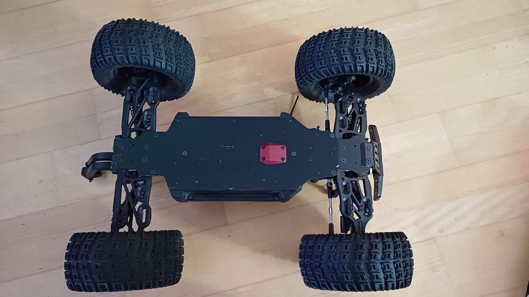 Thunder Tiger RC Modellbau: Thunder Tiger Mt4 Rot 1A Zustand mit Led – Gebraucht aus Kloten von Epoxygalaxy.ch 5