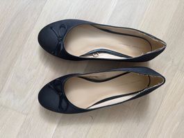 Schwarze Zara Ballerinas mit Nietenabsatz Gr. 38