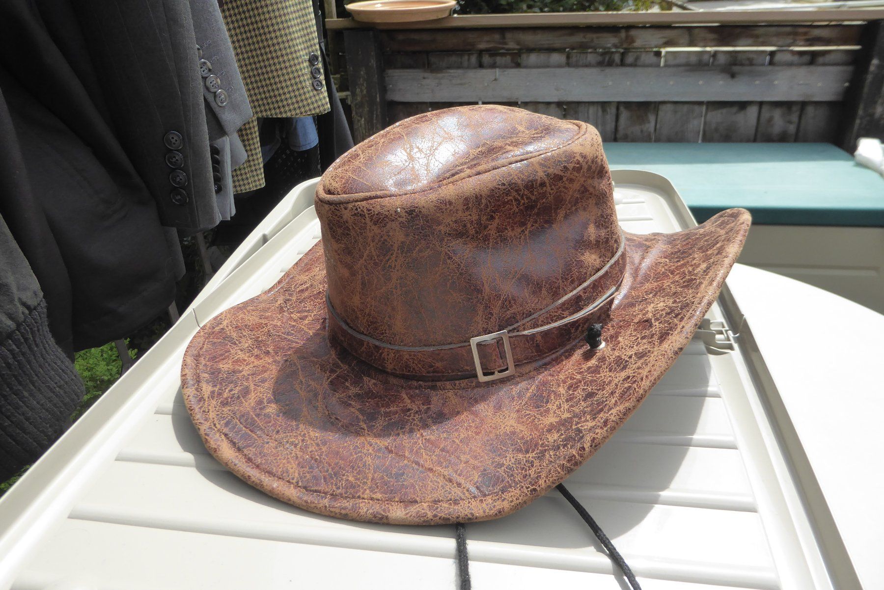 Hüte, Mützen & Caps: Cowboy Hut Lochlänge 21cm – Gebraucht aus Sargans von Benziner 3