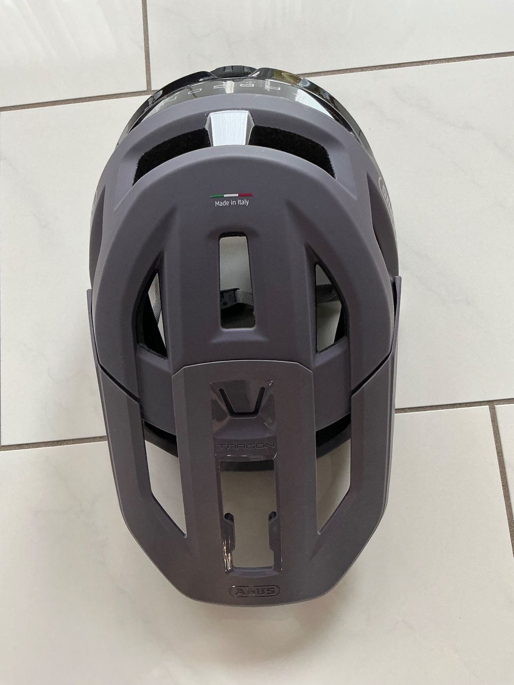 Abus Caschi: Abus Fullface Helm Targus Gr. 55-58 – Nuovo (secondo la descrizione) da Biel-Benken BL venduto da Sahra1 8