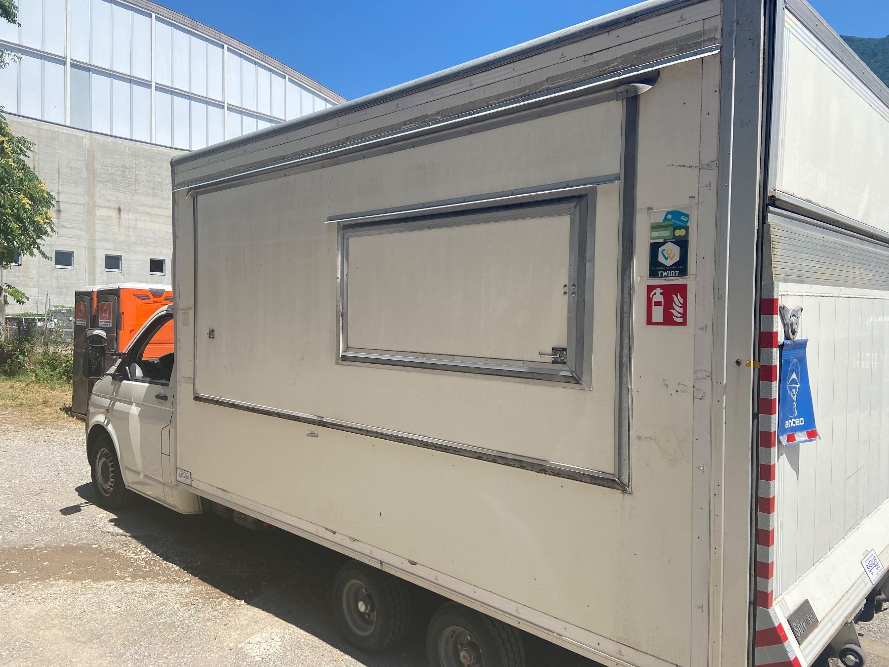 VW Nutzfahrzeuge: VW Food Truck complete! – Gebraucht aus Chiasso von hir_p6yj 1
