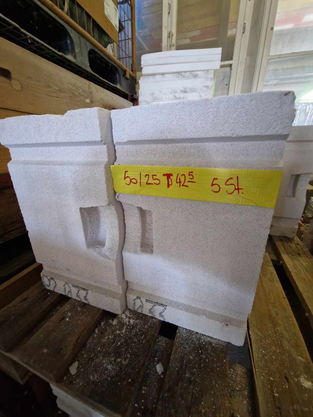 Pietre & tegole: Ytong Mauerstein – Usato da Aeschi b. Spiez venduto da GH3703