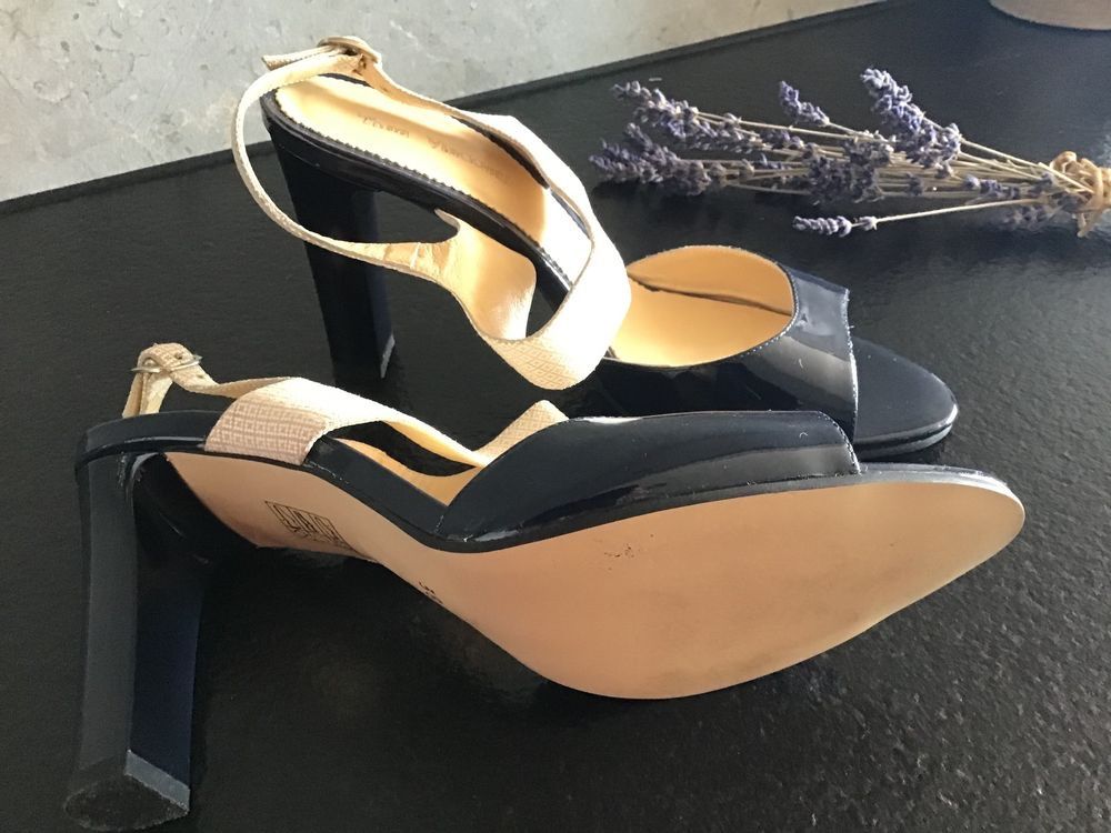 Chaussures femmes: Sandales femmes – D'occasion à Neuchâtel par sta_7qfy 2
