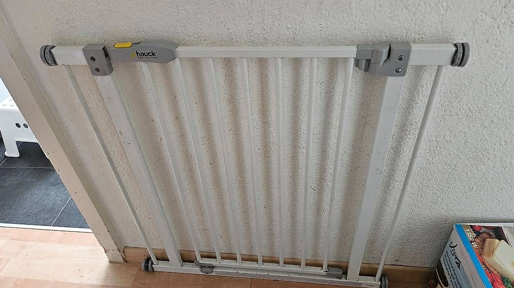 Tutto per la sicurezza: Hauck Open'n Stop Safety Gate 75 - 80 cm – Usato da Buchs AG venduto da Naila.Keinath