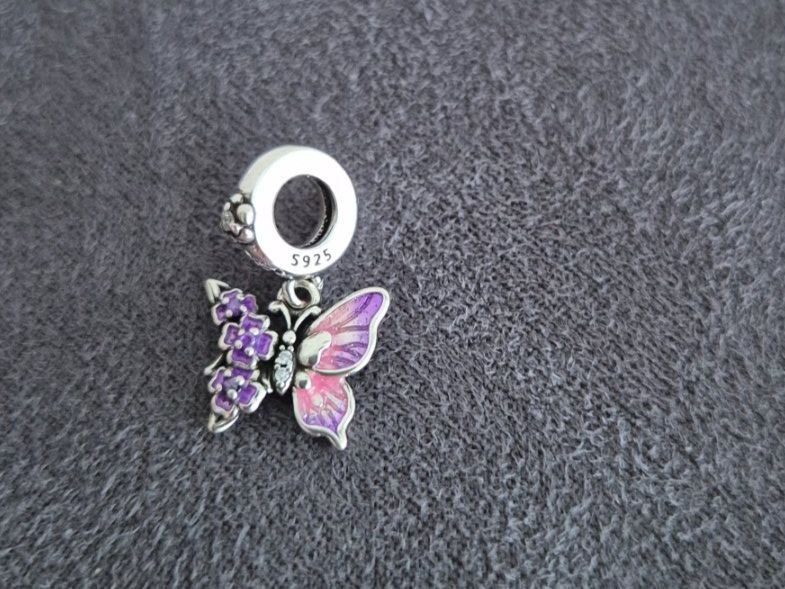 Ciondoli: Charm Schmetterling +Garantie – Nuovo (secondo la descrizione) da Rotkreuz venduto da Carbone_Bijou-Shop