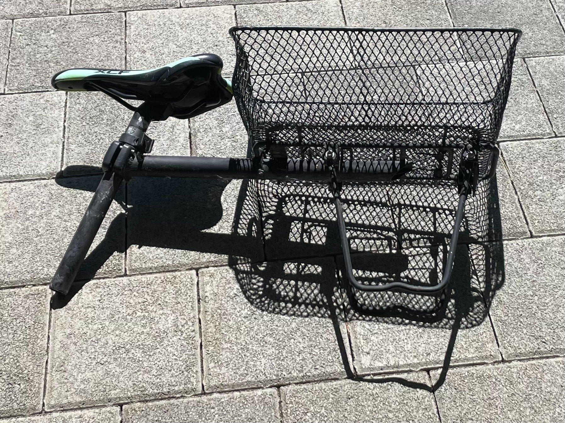 Pezzi di ricambio: Fahrradsattel mit Stange, Packträger, Korb – Usato da Amriswil venduto da fit8580 2