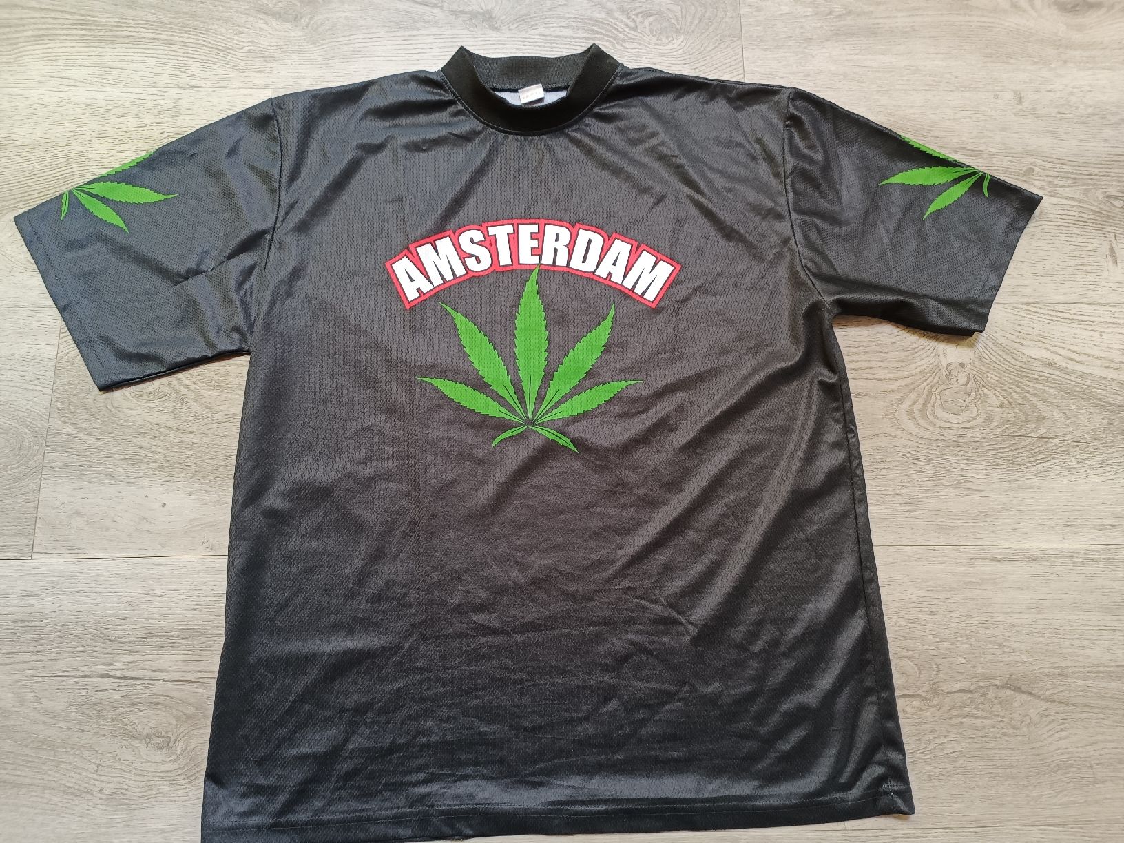 T-shirt: Amsterdam Shirt XL – Usato da Bätterkinden venduto da Elefantenzoo