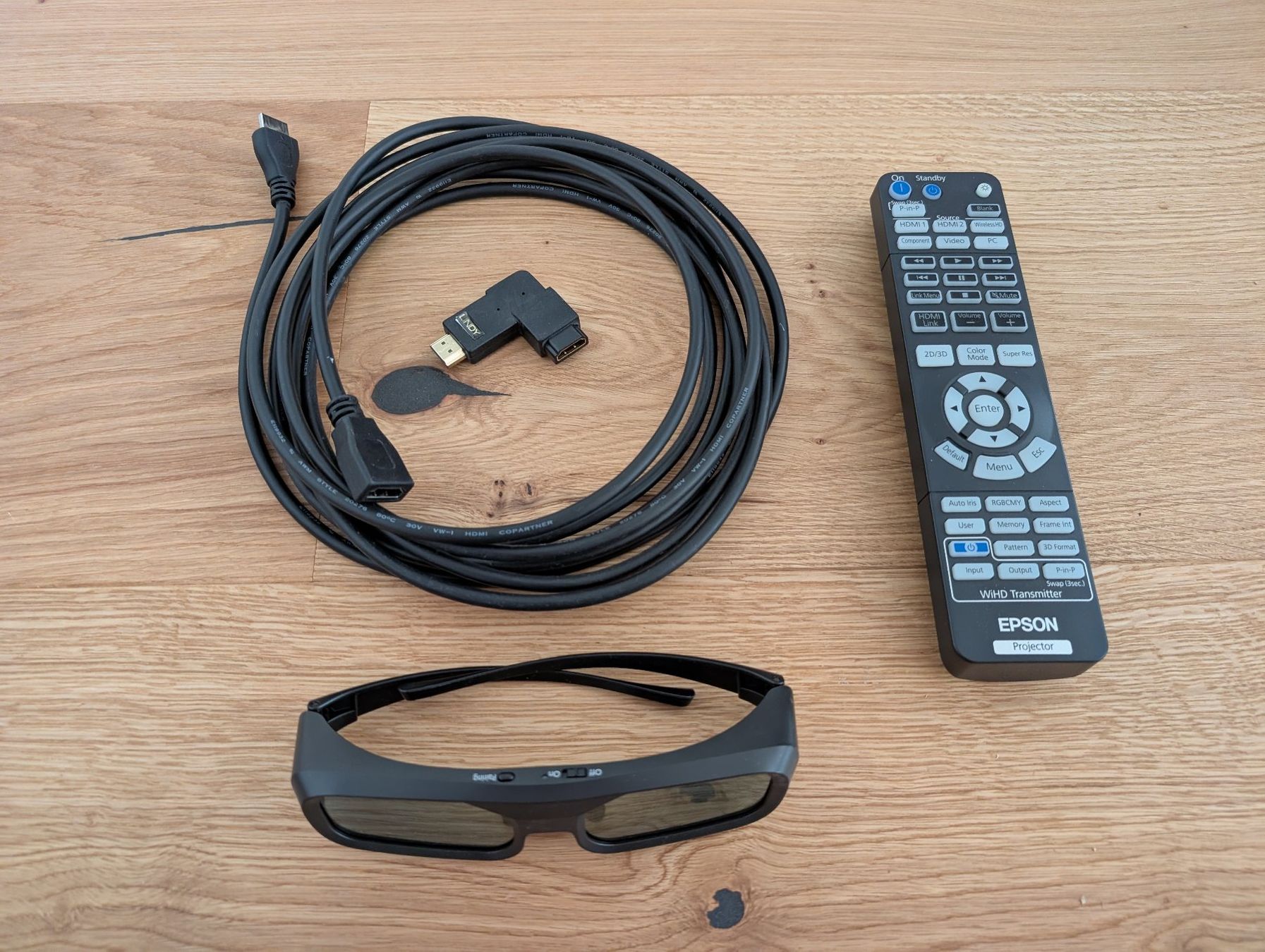 Epson Proiettori: EPSON EH-TW7200 Full-HD 3LCD Beamer mit Lens Shift – Usato da Adliswil venduto da _simonb_ 1