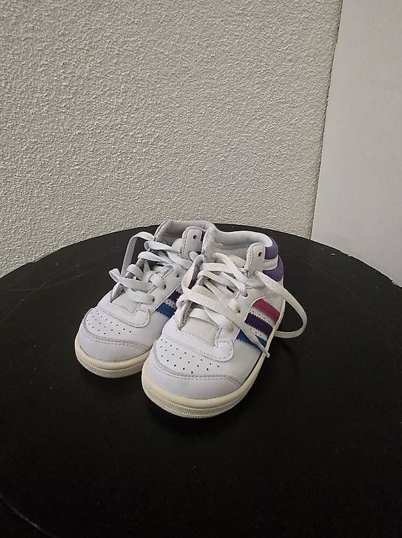 Scarpe per ragazzi: Adidas Kinderschue – Usato da Herisau venduto da and_zky9 2