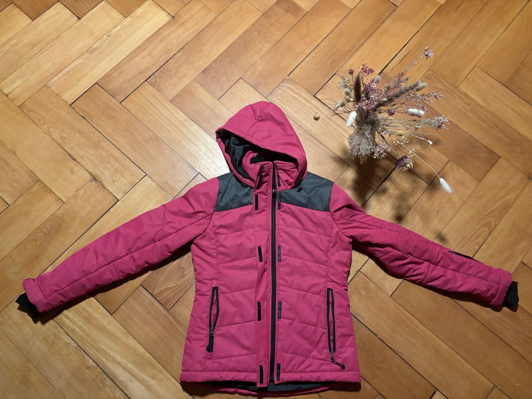 Giacche: Winterjacke Crane Grösse 40 – Usato da Bäretswil venduto da Vanessia 1