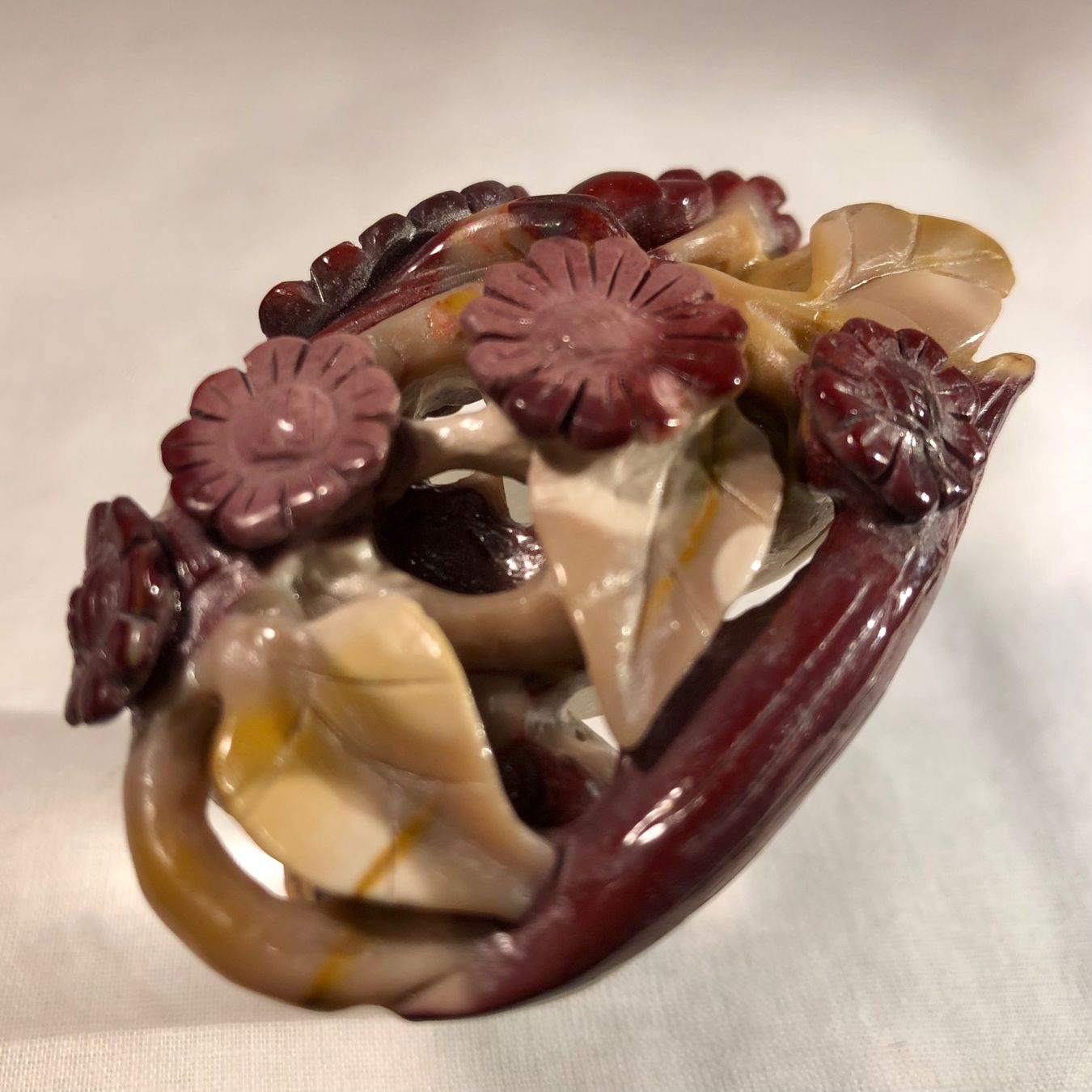 Anhänger: Pendentif jade sculpté main, oiseau fleurs, Chine, neu – Gebraucht aus Genève von DELIRBEADS
