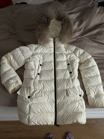 Moncler Daunenjacke mit Pelzkragen weiss