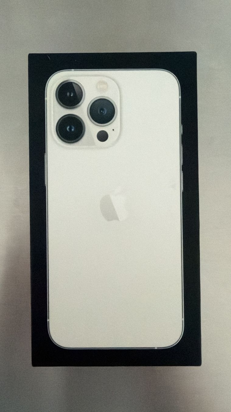 Apple Telefoni cellulari / Smartphones: iPhone 13 Pro 128GB - Kameraschaden – Usato da Baar venduto da MoonLanding 4