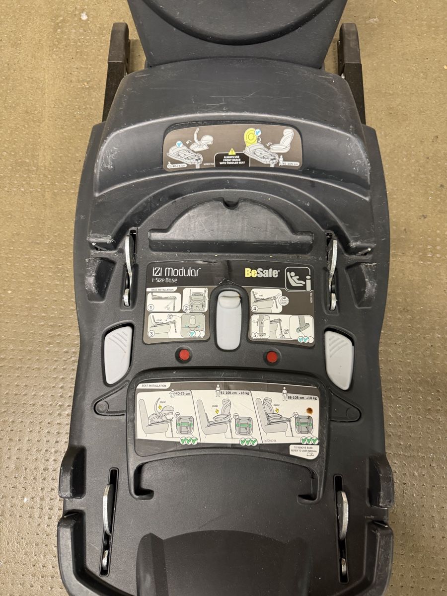Seggiolini per auto: Kindersitz + Isofix- Basis – Usato da Basel venduto da chr_yt8s 9