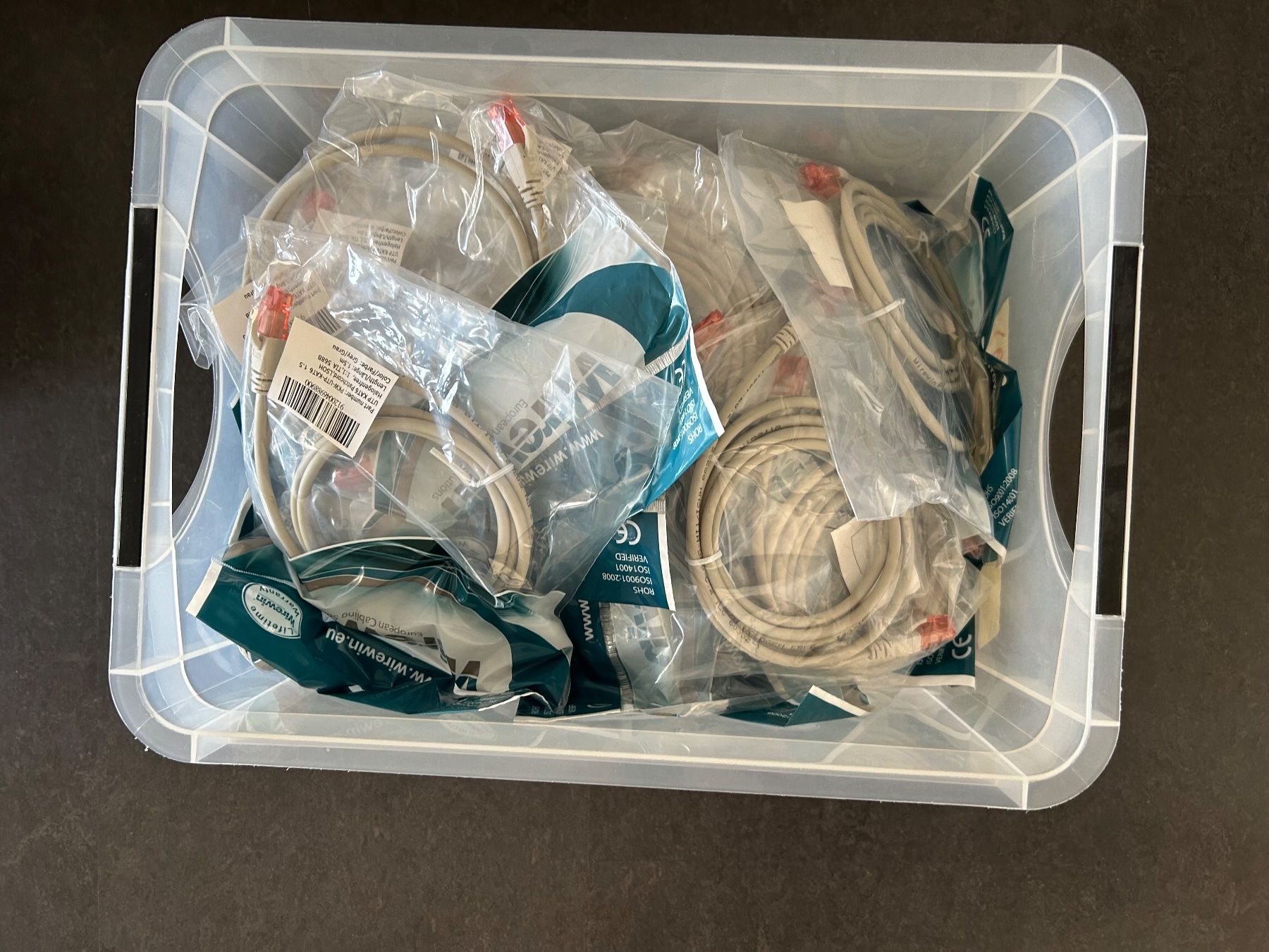 Cavi: Originalverpackt: Patchkabel 1m/1.5m ganze Kiste – Nuovo e nell'imballaggio originale da Zürich venduto da miyata85