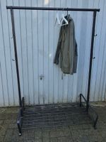 transportierbarer Garderobenständer aus METALL