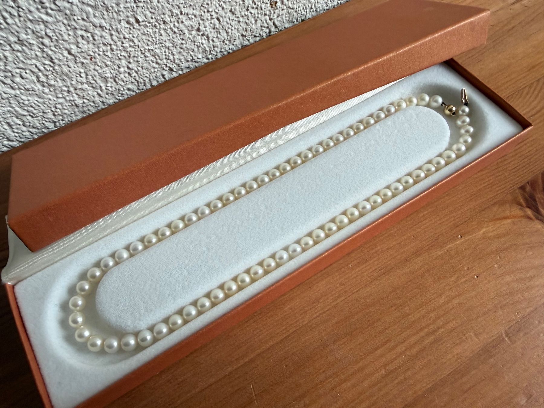 Ketten: Echte Perlen Kette mit Gold Verschluss 585, 14K – Gebraucht aus Spiegel b. Bern von Rogger72