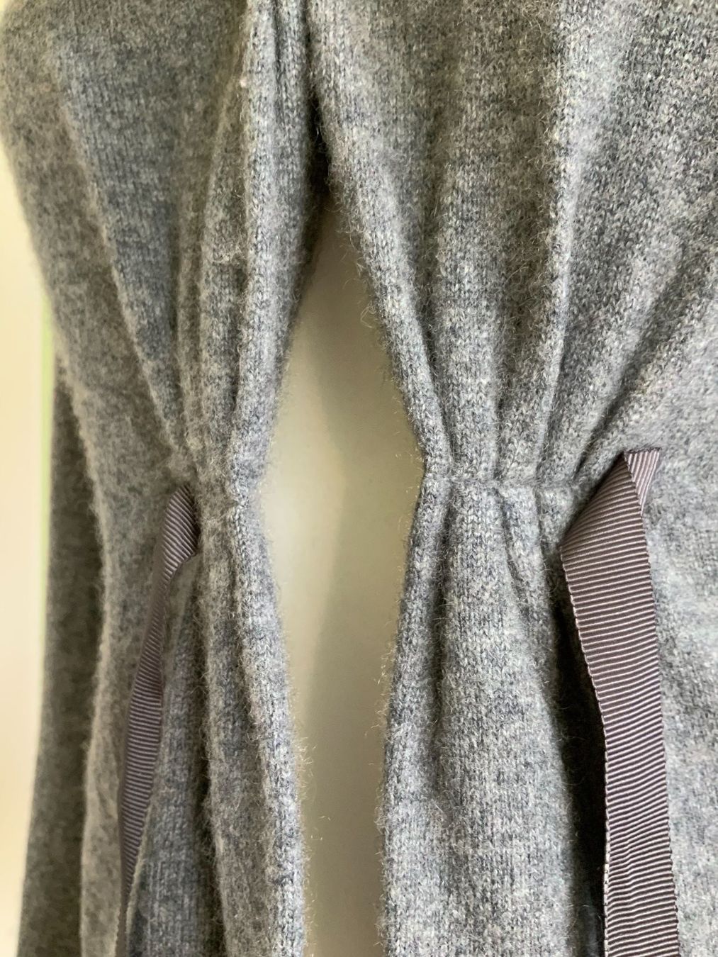Giacche: Edle Feinstrickjacke, Kaschmir 100%, grau meliert, Gr. 34 – Usato da Zürich venduto da ancillaschmidhauser 6