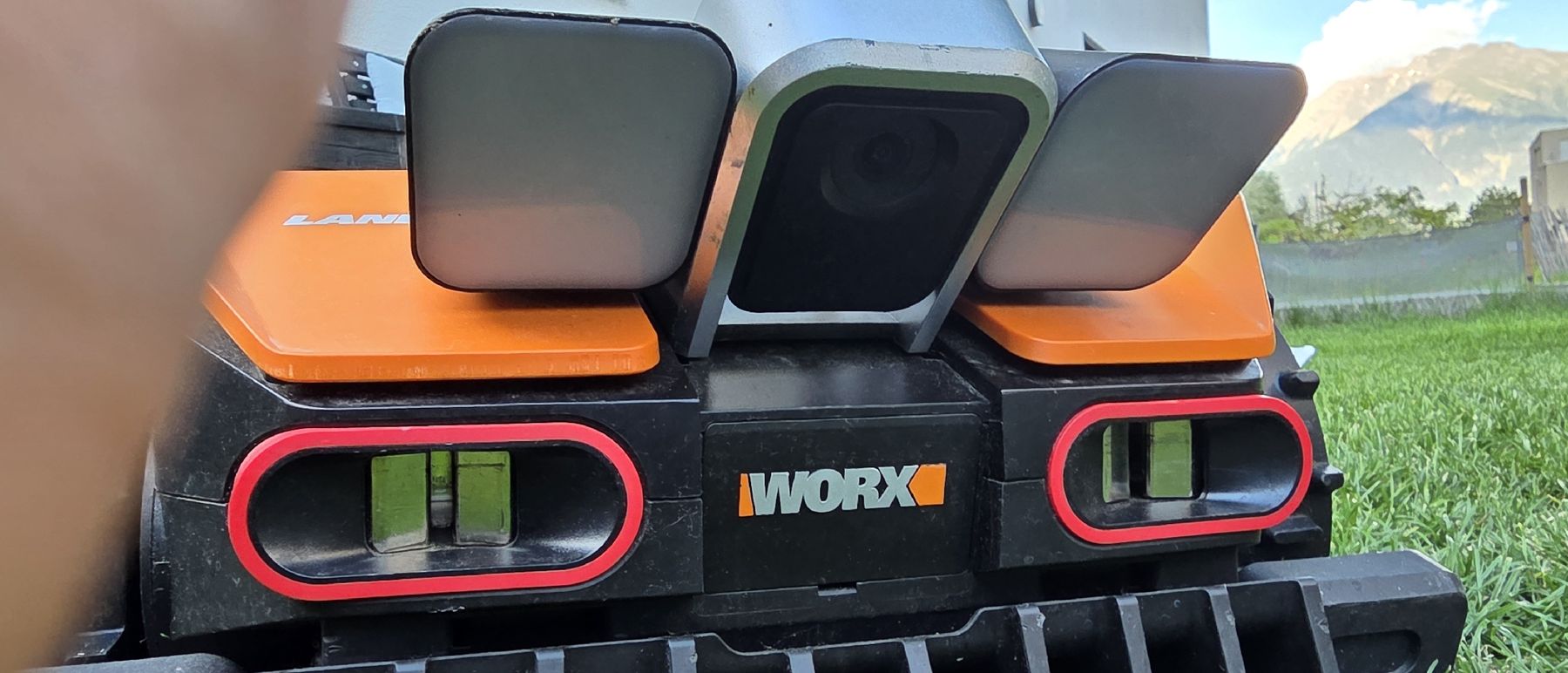 Worx Tagliaerba: Worx PowerShare 20V Mähroboter Landroid Vision M600  – Usato da Brigerbad venduto da Scoobydooo 4