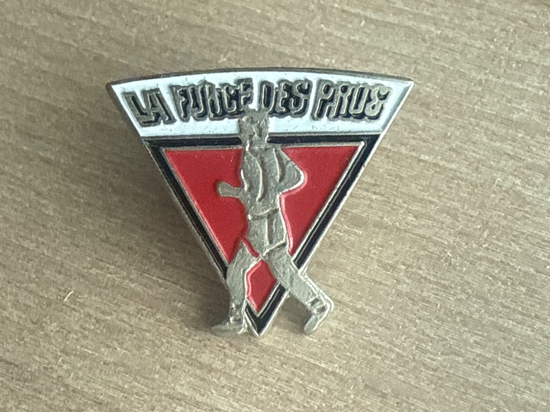 Placchette & Badge: Pin  LA FORCE DES PROS – Usato da Glattbrugg venduto da Schweigmatt