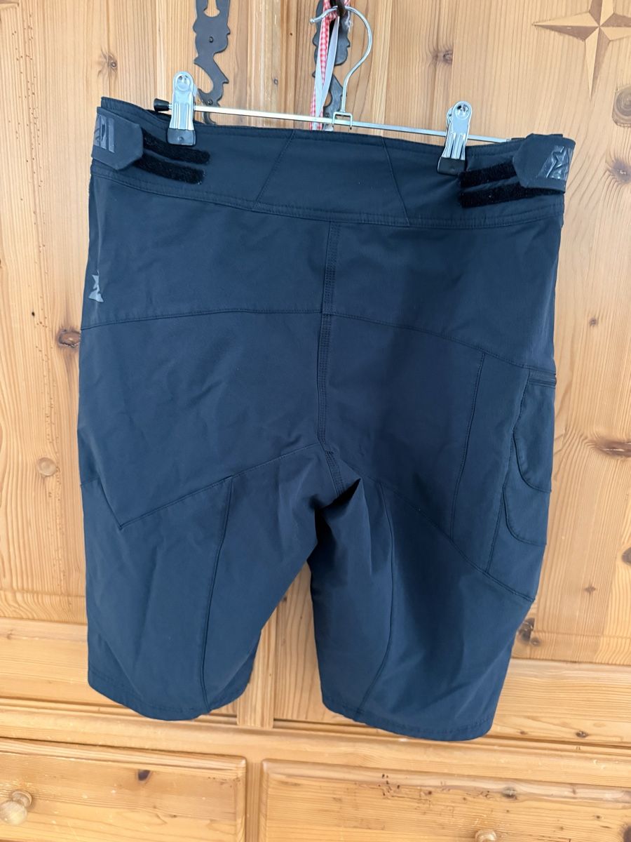 Pantaloni: Zimtstern Bike-Shorts – Usato da Ennetbaden venduto da Ansano 1