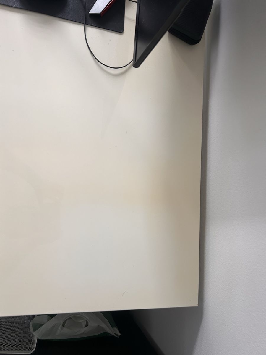 Livique Bureaux: Schreibtisch Livique – D'occasion à Roggwil BE par Thugsterio 1