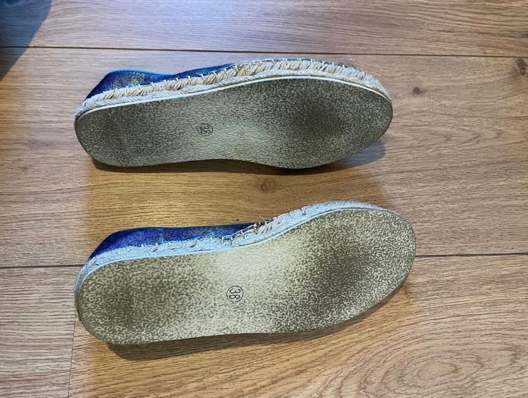 Chaussures femmes: Sommer Espadrilles Gr. 38 mit Schlangenmuster – D'occasion à Visp par alekat0155 3