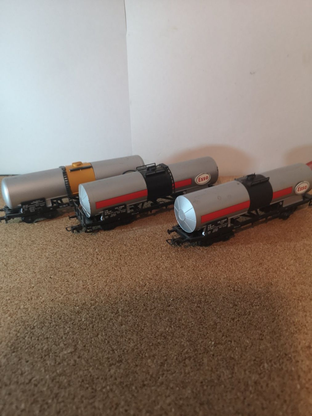 Modelleisenbahnen: Div. Tankwagen H0 – Gebraucht aus Heimberg von Newyorker5