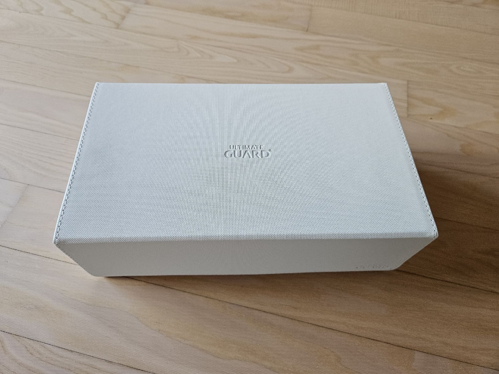 Portagioie: Ultimate Guard Deck Box, weiss – Usato da Winterthur venduto da Baschi_oli_29