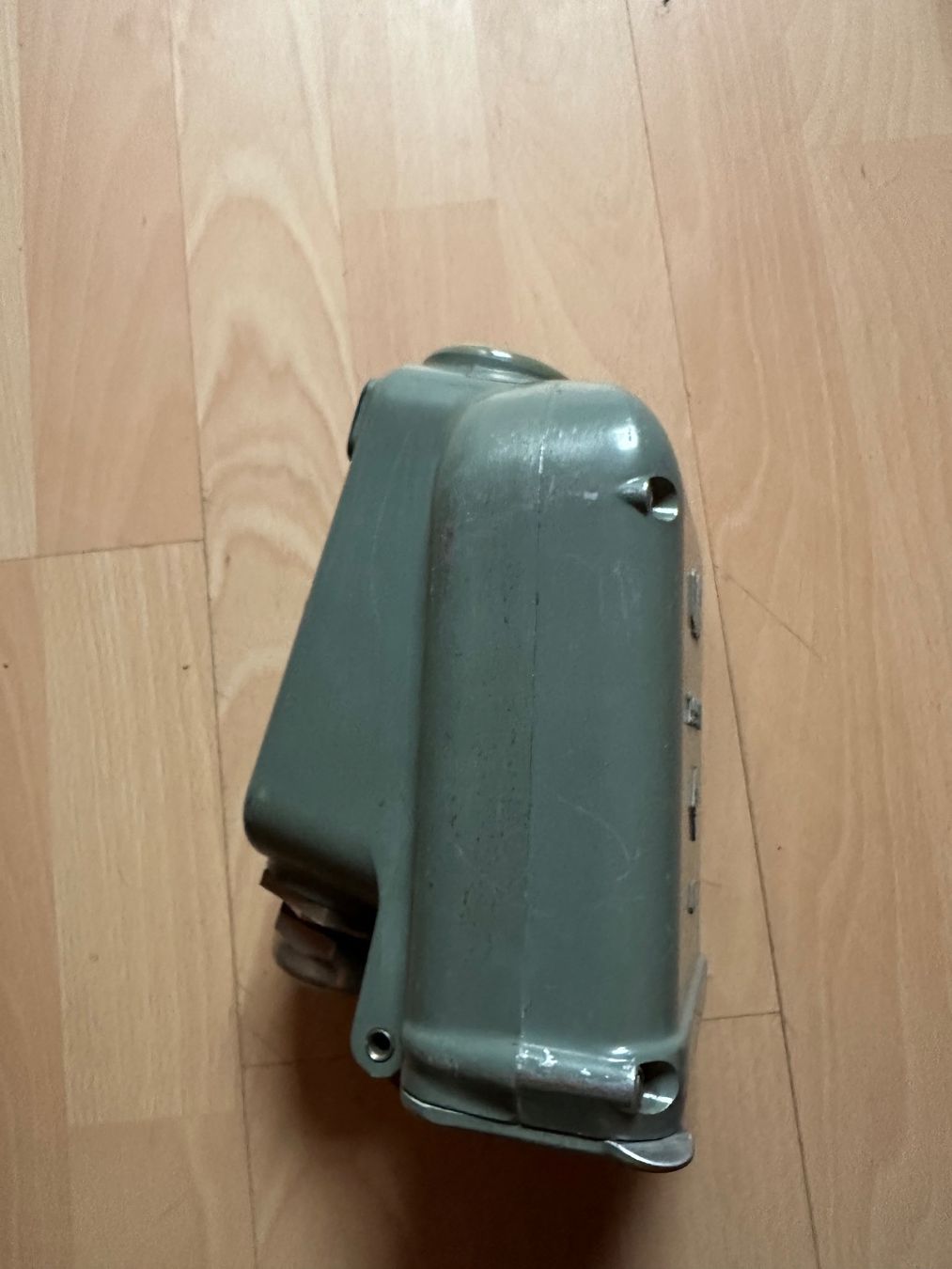 Spine: J 75/4 Polige Wanddose Stromdose – Usato da Huttwil venduto da Bolpa 1