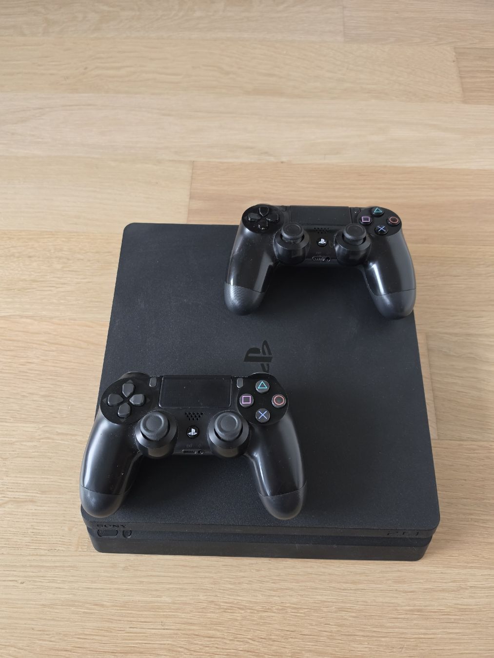 Sony Console: PS4 Slim 500gb – Usato da Schlieren venduto da JBalola 2